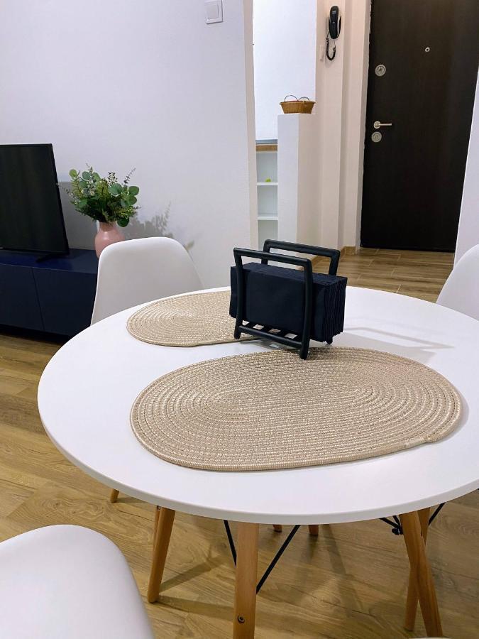 Central Cozy Apartment North Railway St - 4 Min Walk Bucareste Exterior foto